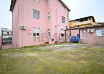 Edificio all\'aperto - Two-room apartment Via della Libertà
 
34, Soleminis - photo 6