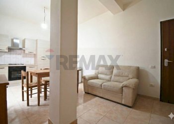 Sala da pranzo - Two-room apartment Via della Libertà
 
34, Soleminis - photo 9