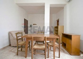 Sala da pranzo - Two-room apartment Via della Libertà
 
34, Soleminis - photo 12