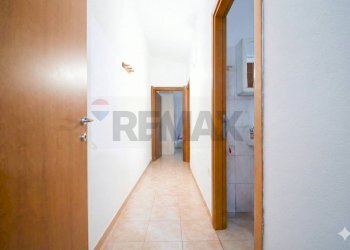 Hall / corridoio - Two-room apartment Via della Libertà
 
34, Soleminis - photo 14