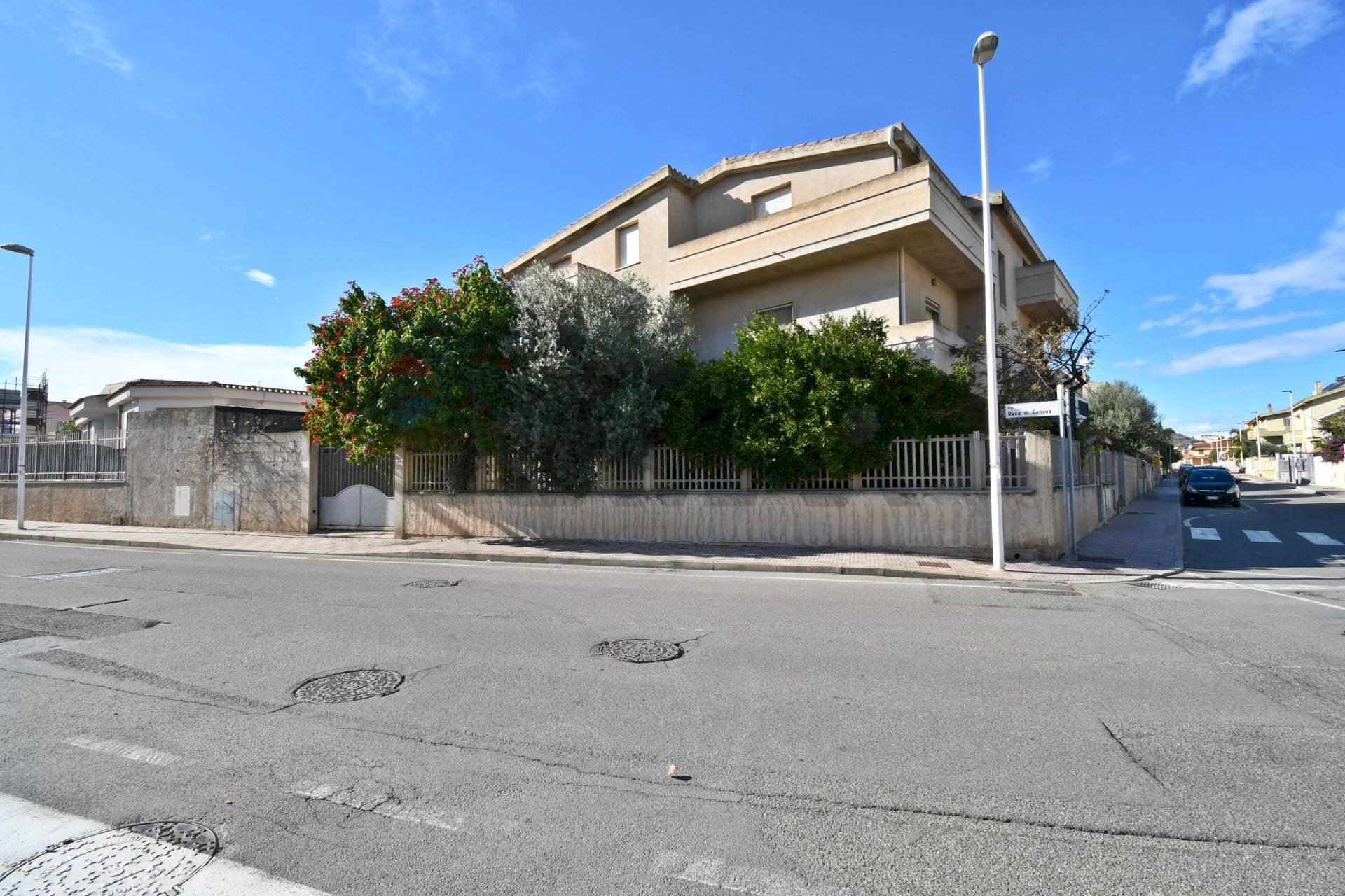 Edificio all\'aperto - Three-room apartment Cagliari - photo 1