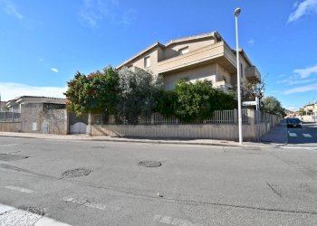 Edificio all\'aperto - Trilocale Cagliari - foto 1