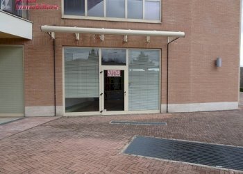 Foto 1 - Locale Commerciale VIA RIGNANO, Bibbiena - foto 1