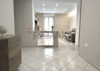 Hall / corridoio - Appartamento Via Paolo Emilio
 
34, Trani - foto 3