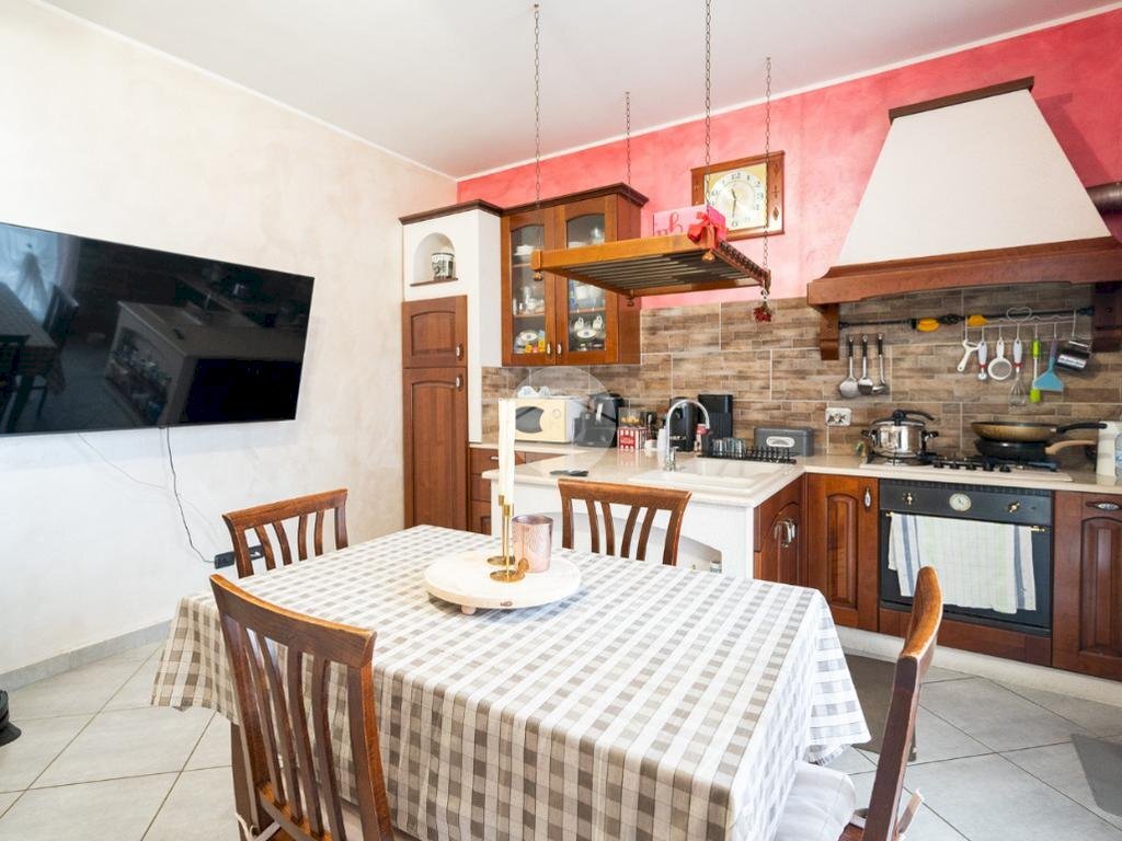 Three-room apartment Via San Sebastiano, Volvera - photo 2
