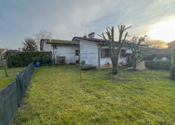 GIARDINO - Villa a Schiera Via Selvina 3, Chiopris-Viscone - foto 3