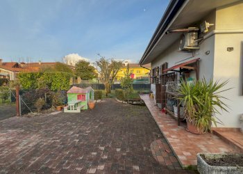 ESTERNI - Villa a Schiera Via Selvina 3, Chiopris-Viscone - foto 5