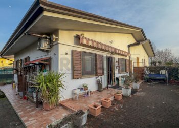 ESTERNI - Villa a Schiera Via Selvina 3, Chiopris-Viscone - foto 8