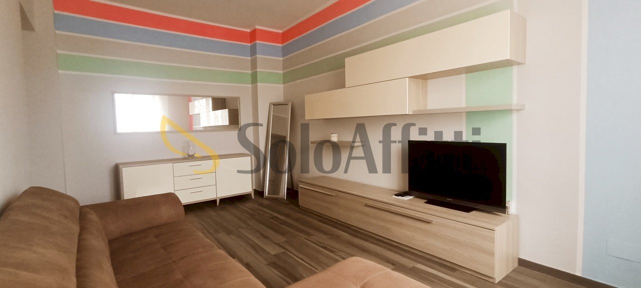 salotto - Trilocale Corso Giovanni Agnelli 110, Torino (zona Santa Rita) - foto 2