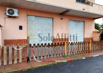 Fiumicino, Isola Isola Sacra - negozio locale maga - Locale Commerciale Via Condino, Fiumicino - foto 1