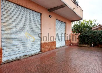 Fiumicino, Isola Isola Sacra - negozio locale maga - Locale Commerciale Via Condino, Fiumicino - foto 3