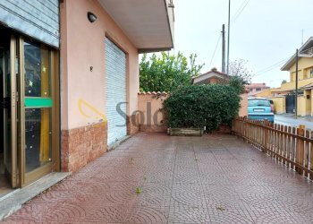 Fiumicino, Isola Isola Sacra - negozio locale maga - Locale Commerciale Via Condino, Fiumicino - foto 4