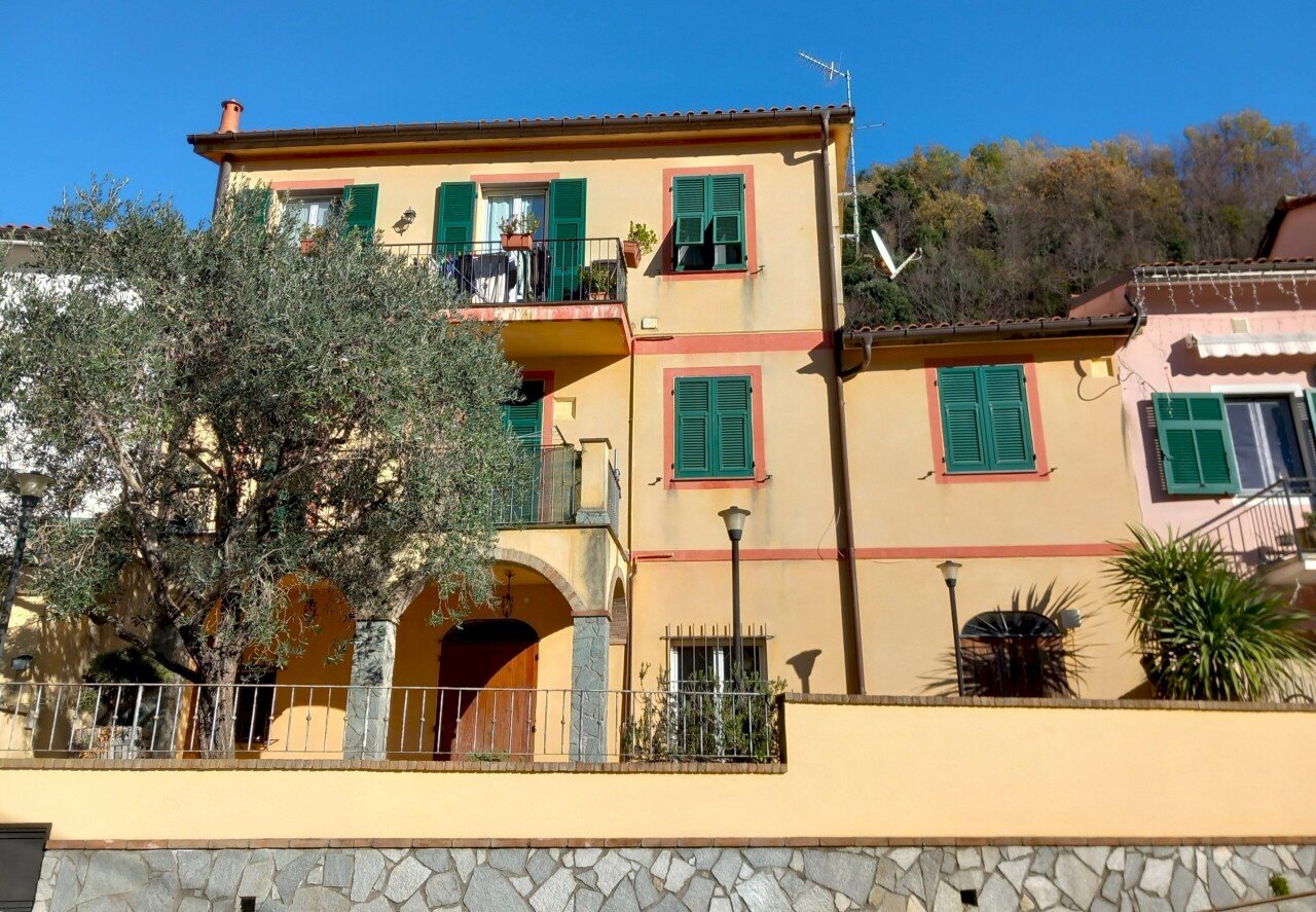 1.jpg - Porzione di casa Avegno - foto 1