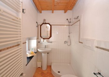 ill319_bath_01.jpg - Porzione di casa Avegno - foto 16