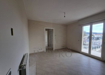 2-10.jpg - Trilocale passeggiata trento trieste 39, Ventimiglia - foto 3