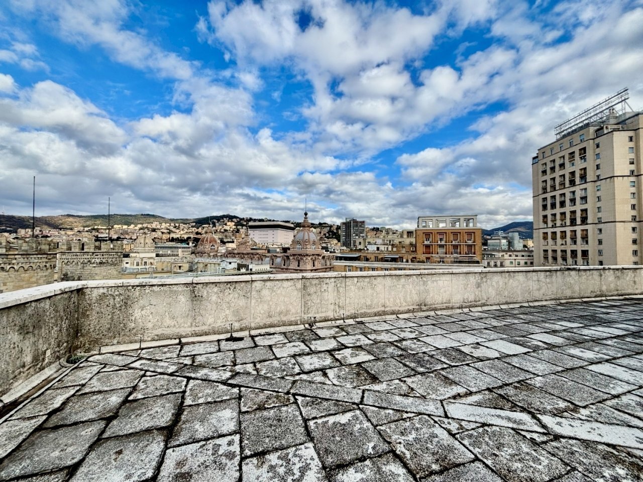 IMG_8498.jpg - Ufficio Piazza Dante 10/5, Genova (zona Carignano) - foto 2