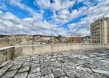 IMG_8498.jpg - Ufficio Piazza Dante 10/5, Genova (zona Carignano) - foto 2