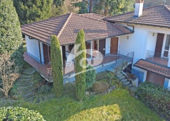 facciata - Villa a Schiera Via San Rocco 9, Laveno-Mombello - foto 3