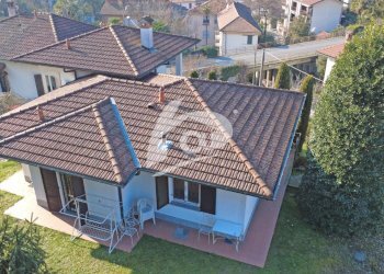 facciata - Villa a Schiera Via San Rocco 9, Laveno-Mombello - foto 5