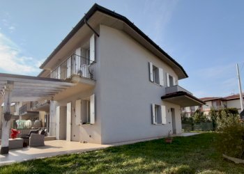 IMG_3296.jpg - Villa a Schiera Via della Fonte, Nave - foto 1