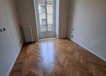 WhatsApp Image 2026-01-12 at 15.56.48 (2).jpeg - Trilocale VIA XX SETTEMBRE 58, Torino (zona Centro) - foto 12