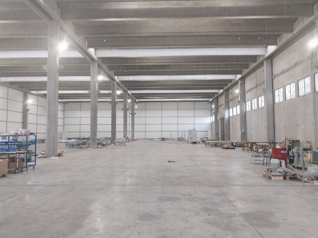 interni ampi e luminosi.jpg - Non Alimentare Via Provinciale 29, Valsamoggia - foto 2