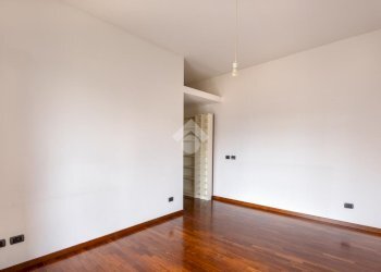 One-room apartment Via Vallarsa, Milano (neighborhood Ticinese) - photo 15