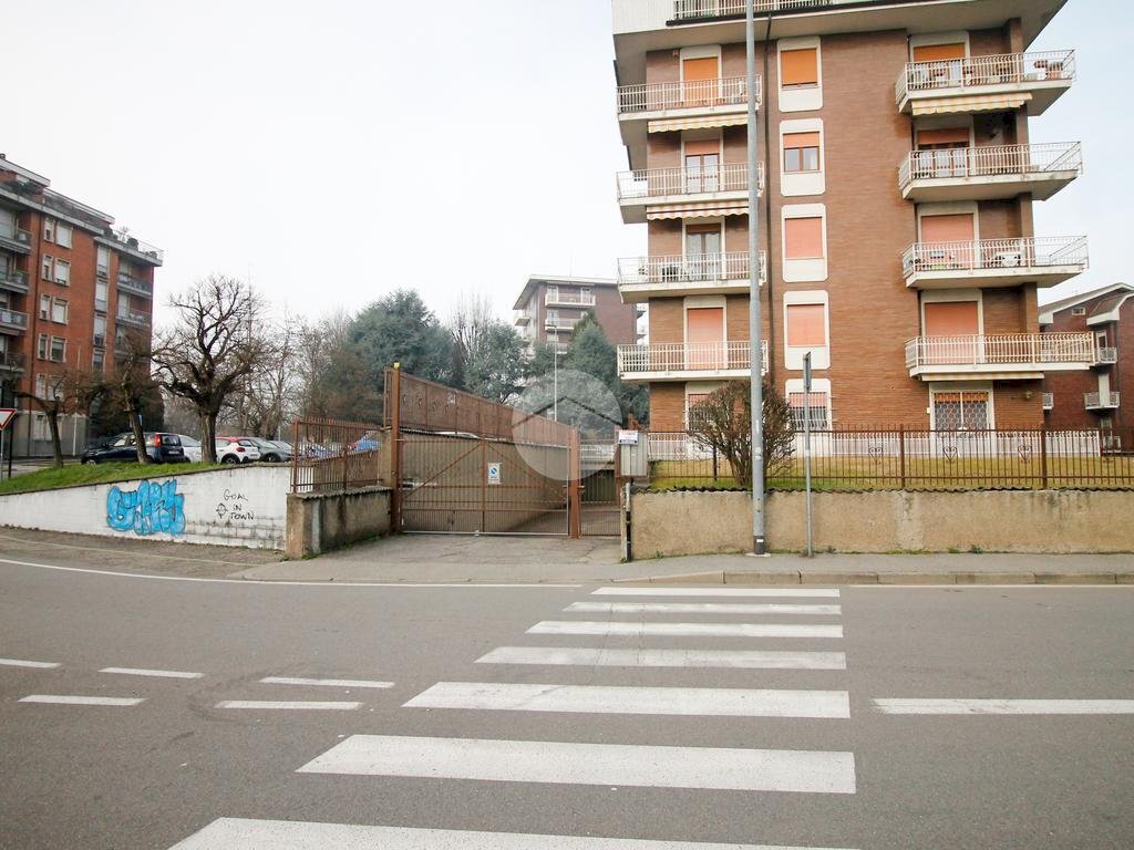 Box Via Principessa Mafalda, Garbagnate Milanese - photo 1