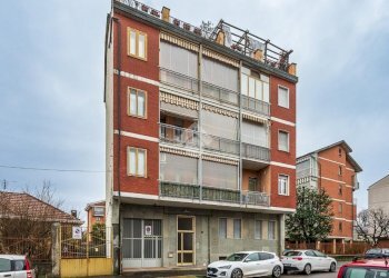 Three-room apartment Via Natale Sandre, Venaria Reale - photo 1