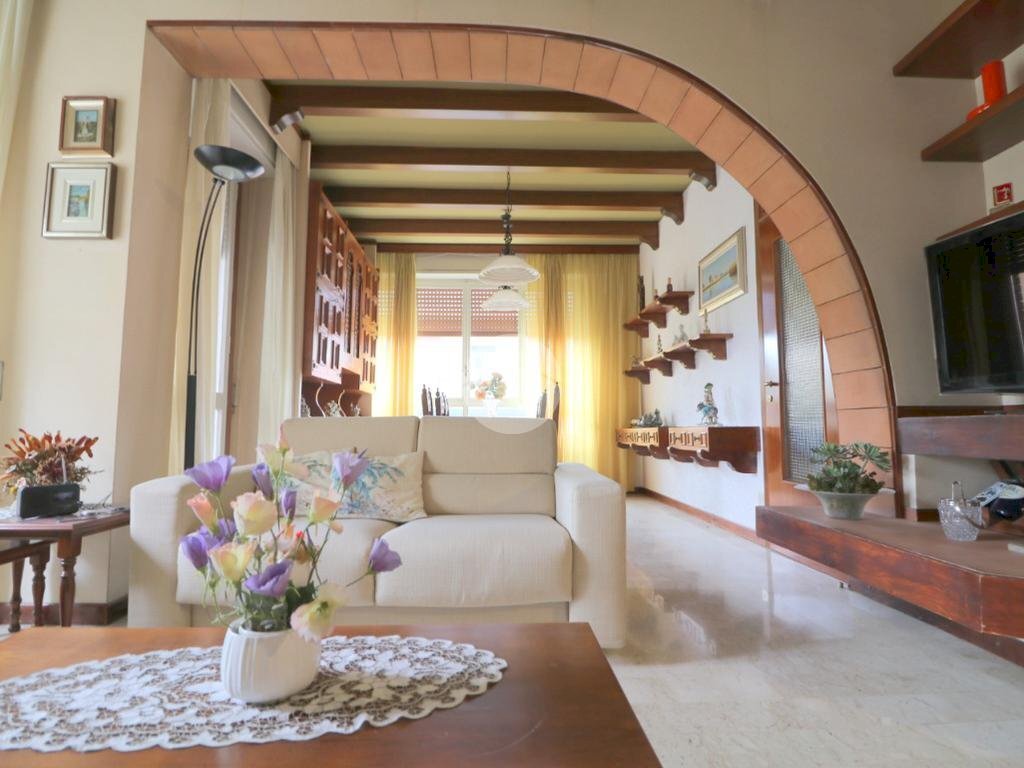 Quadrilocale Via San Carlo Borromeo, Rho - foto 1