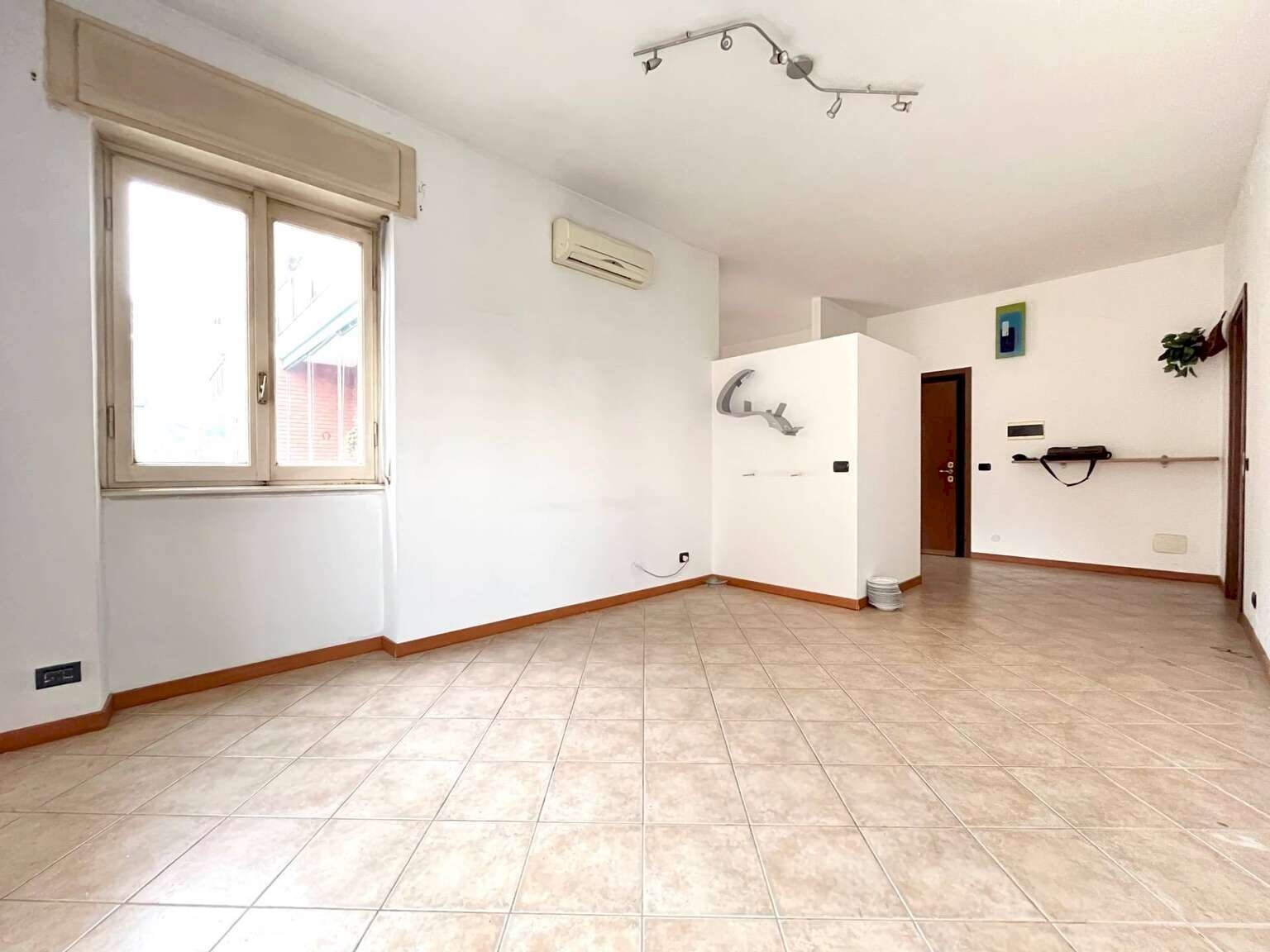 Three-room apartment Villasanta - photo 3