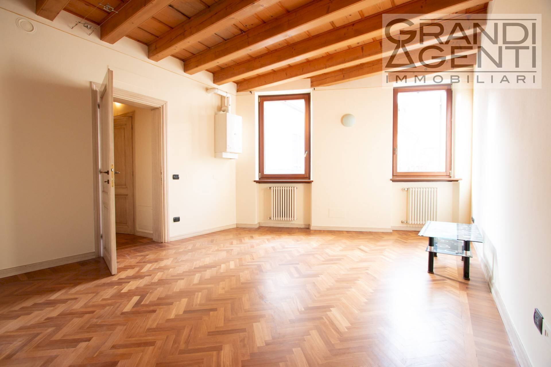 Foto 3 - Ufficio via galileo galilei
 
2, Peschiera del Garda - foto 3