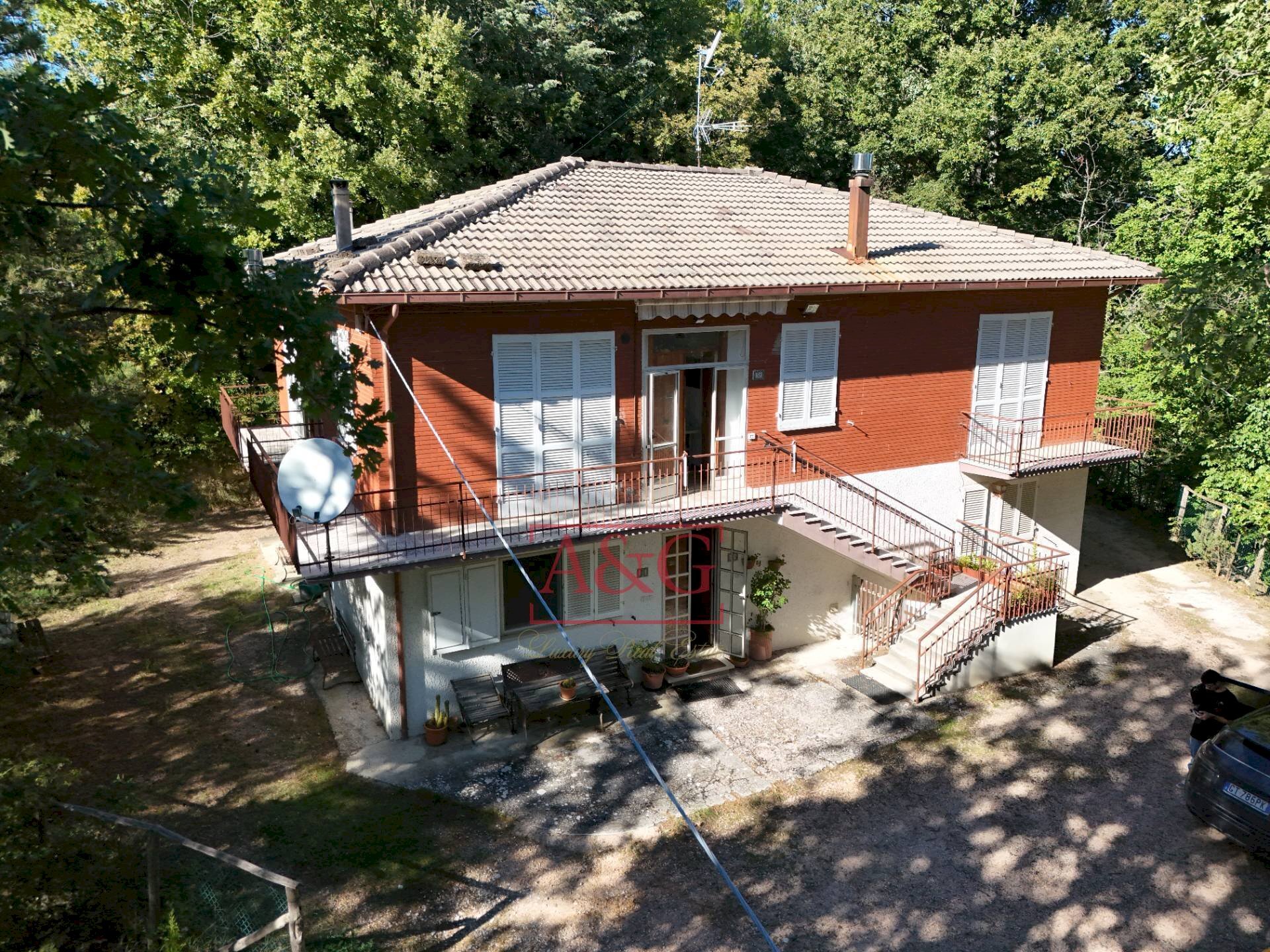 Foto 1 - Villa Via Aldo Moro
 
38, Amandola - foto 1