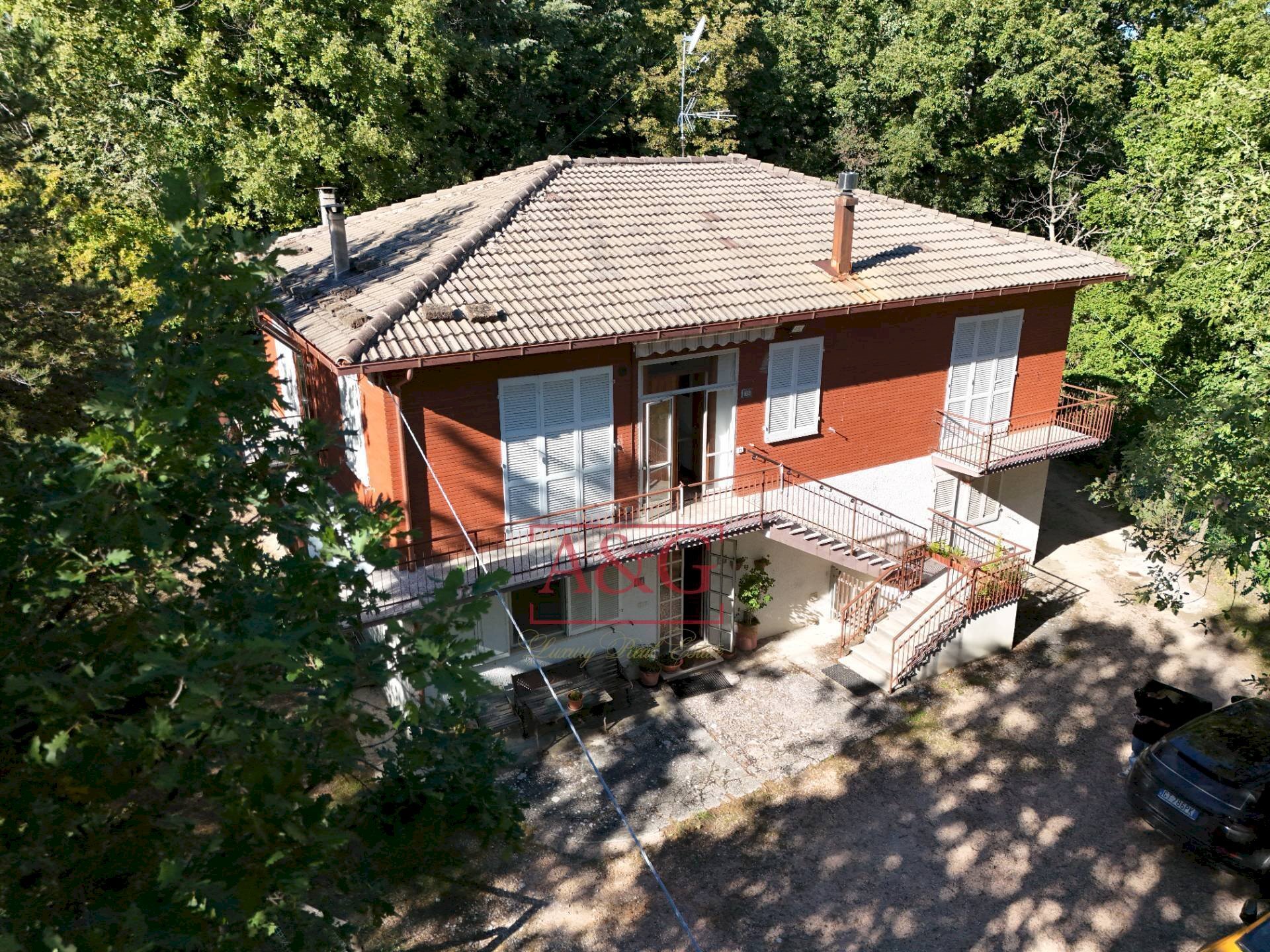 Foto 3 - Villa Via Aldo Moro
 
38, Amandola - foto 3