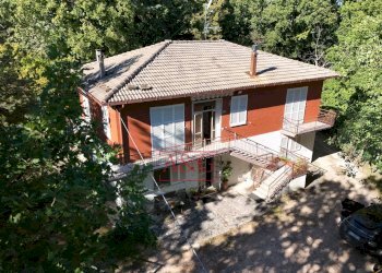 Foto 3 - Villa Via Aldo Moro
 
38, Amandola - foto 3