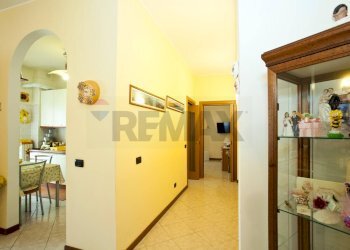 Hall / corridoio - Bilocale via Volta
 
10, Rho - foto 5