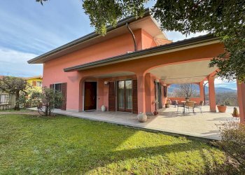 Casa all\'aperto - Casa semi indipendente Via Repubblica
 
24A, Cuasso al Monte - foto 1
