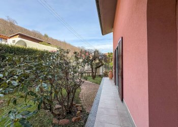 Balcone - Casa semi indipendente Via Repubblica
 
24A, Cuasso al Monte - foto 2