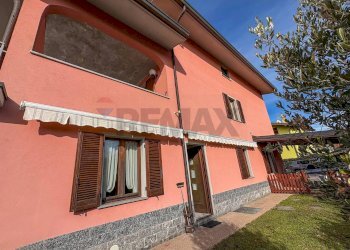 Casa all\'aperto - Casa semi indipendente Via Repubblica
 
24A, Cuasso al Monte - foto 4
