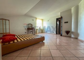 Camera / camera da letto - Casa semi indipendente Via Repubblica
 
24A, Cuasso al Monte - foto 19