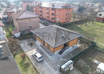 Casa all\'aperto - Villa Via Giovanni Pascoli
 
19, Arcisate - photo 1