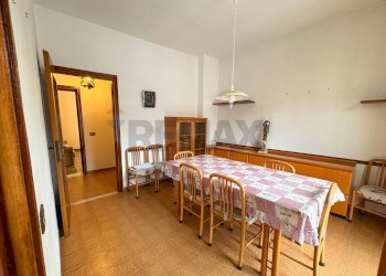 Sala da pranzo - Villa Via Giovanni Pascoli
 
19, Arcisate - photo 15