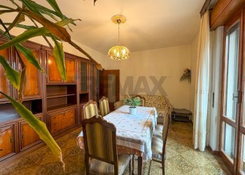 Sala da pranzo - Villa Via Giovanni Pascoli
 
19, Arcisate - photo 19