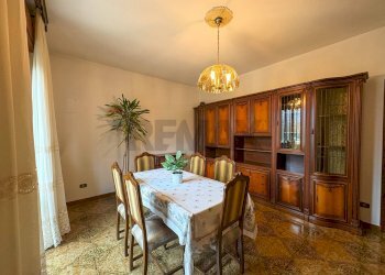 Sala da pranzo - Villa Via Giovanni Pascoli
 
19, Arcisate - photo 20