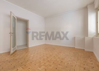 Stanza vuota - Quadrilocale VIA CAVOUR
 
44, Varese - foto 8