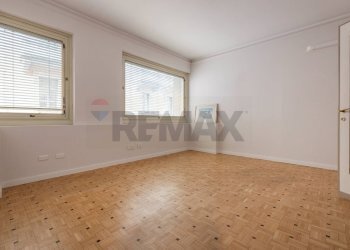 Stanza vuota - Quadrilocale VIA CAVOUR
 
44, Varese - foto 9