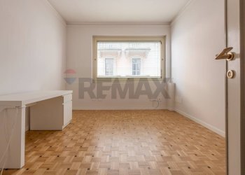 Stanza vuota - Quadrilocale VIA CAVOUR
 
44, Varese - foto 15