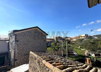 Edificio all\'aperto - Casa indipendente Vicolo Vincenzo Madonna
 
8, Caserta - foto 2