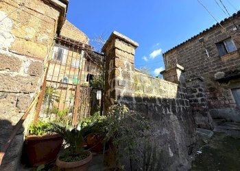 Casa all\'aperto - Casa indipendente Vicolo Vincenzo Madonna
 
8, Caserta - foto 4