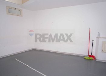 Stanza vuota - Commercial Premises Via Archimede
 
14, Tremestieri Etneo - photo 4